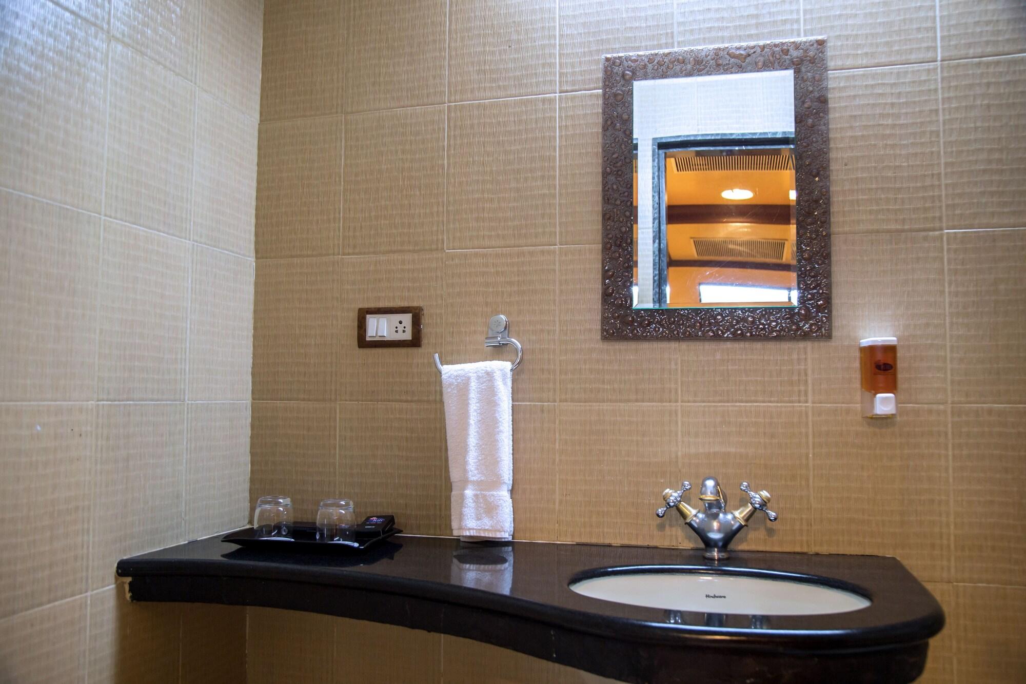 Hotel Tip Top Plaza Thane Dış mekan fotoğraf