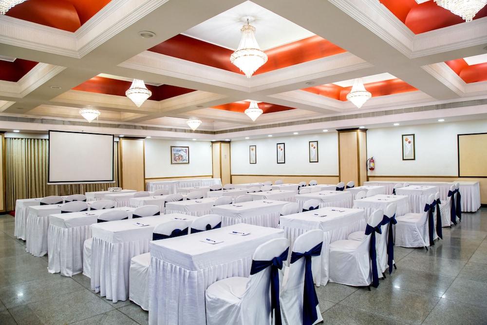 Hotel Tip Top Plaza Thane Dış mekan fotoğraf