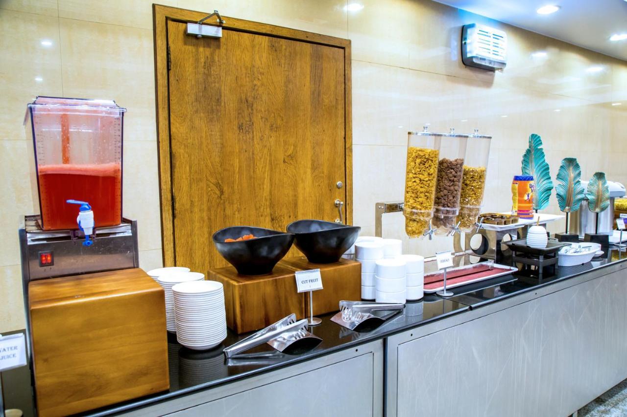 Hotel Tip Top Plaza Thane Dış mekan fotoğraf