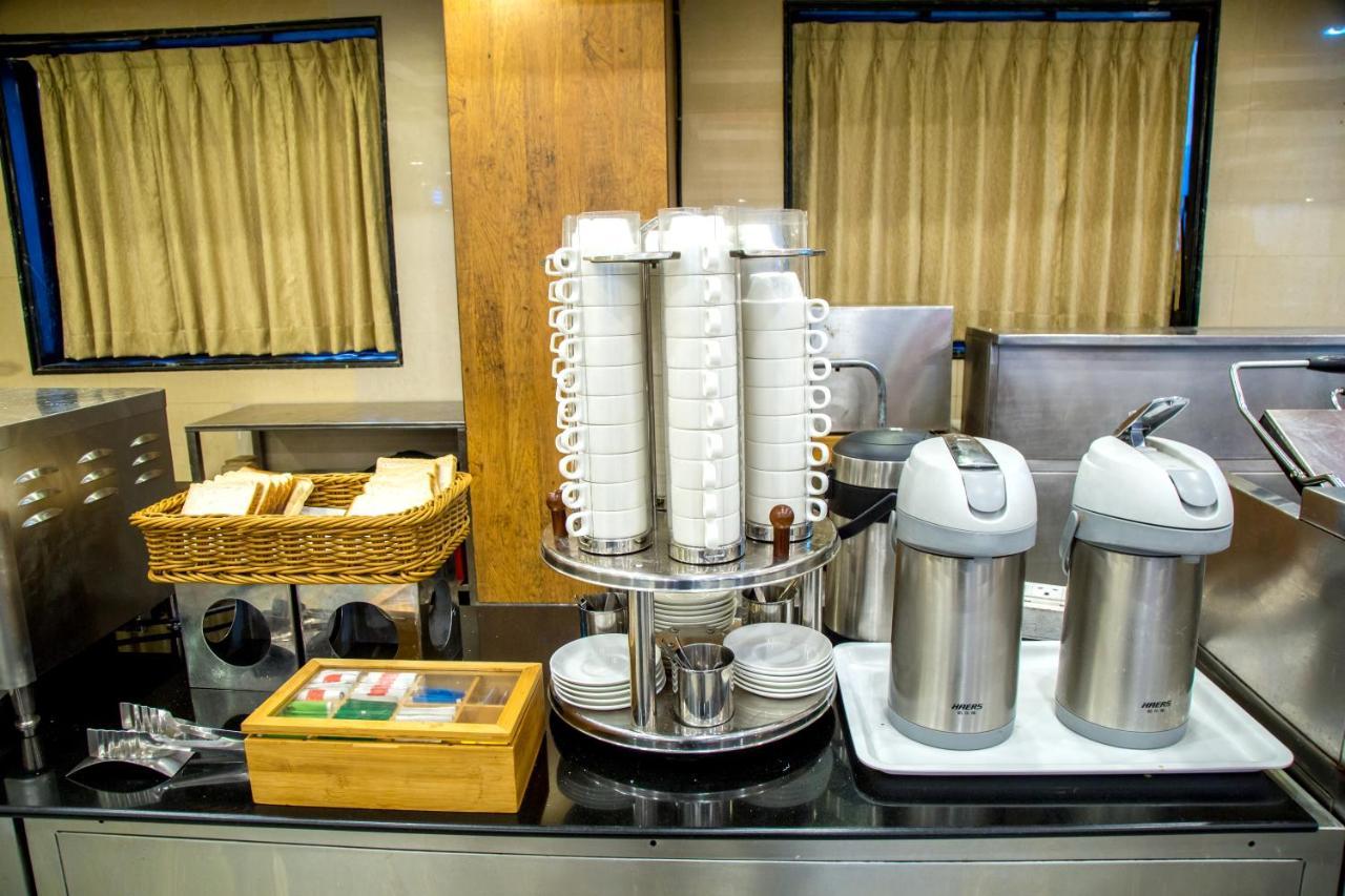 Hotel Tip Top Plaza Thane Dış mekan fotoğraf