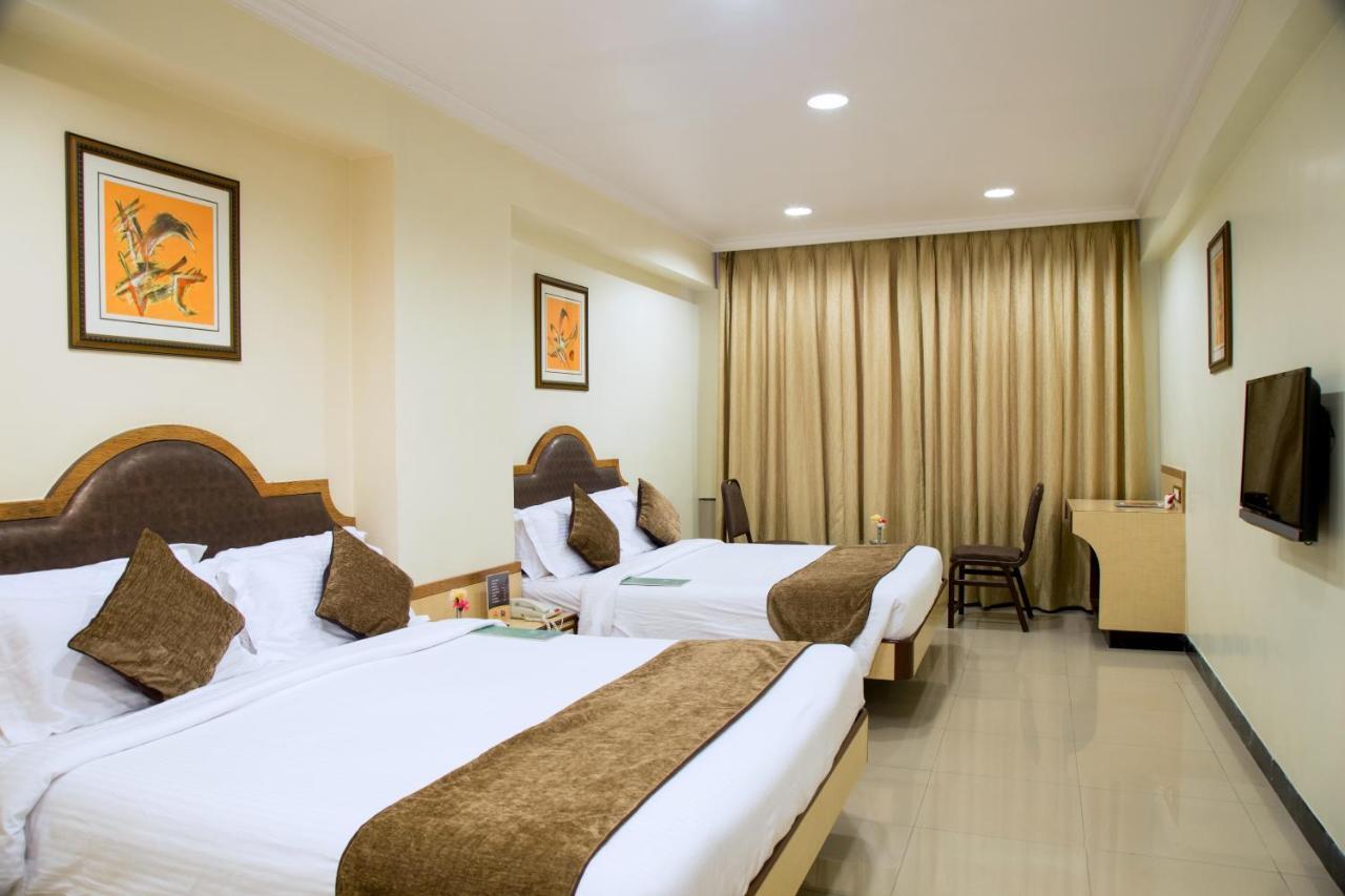 Hotel Tip Top Plaza Thane Dış mekan fotoğraf